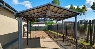 Двускатный навес с профлистом для установки на дачном участке